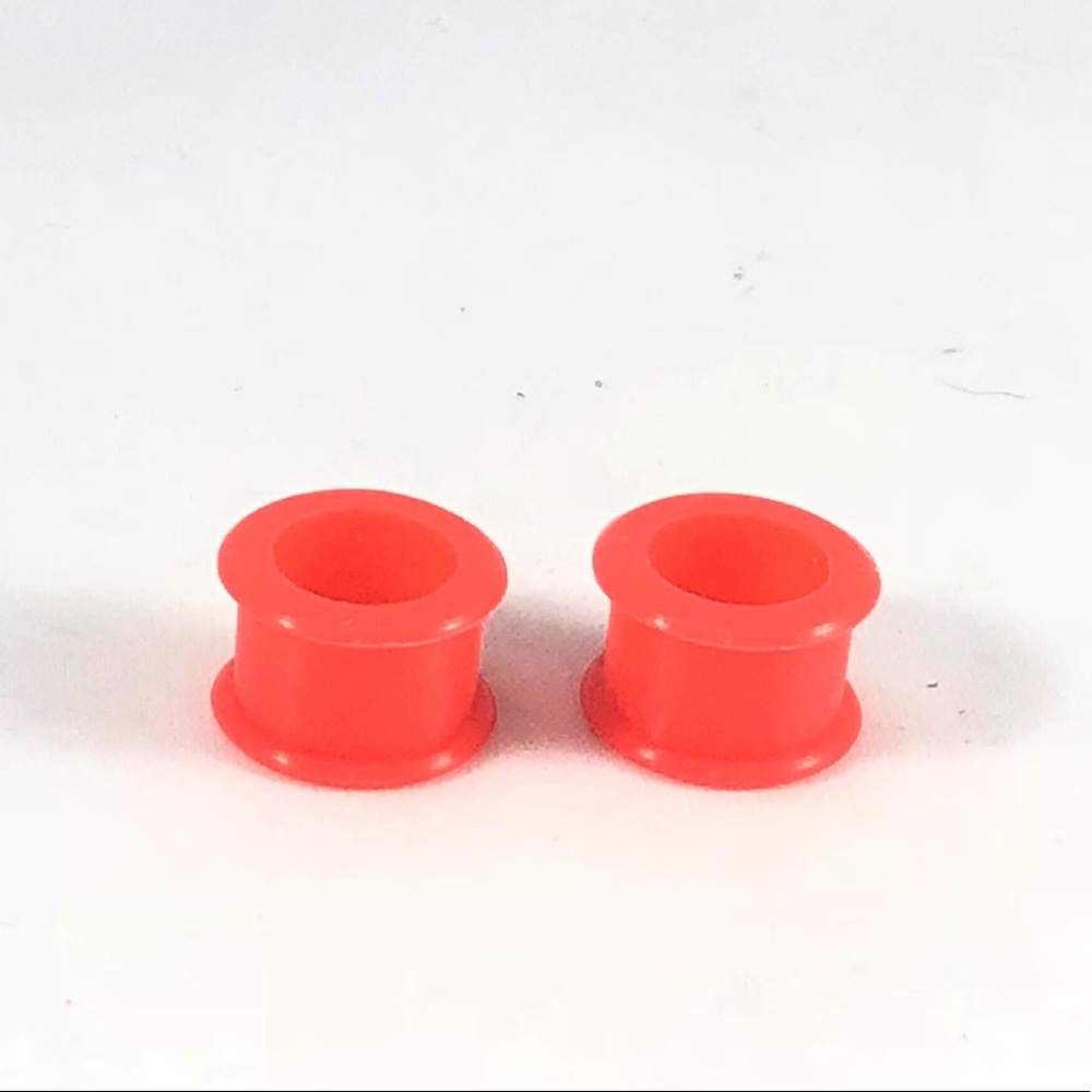 1/2”-00-0-2-4-6 Red Silicon Flesh Ear Tunnels - Picture 3 of 6